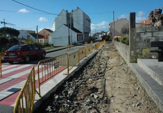 Arrancan en Aguiño as obras para a mellora da seguridade viaria e renovar os servizos na rúa Francisco Lorenzo Mariño